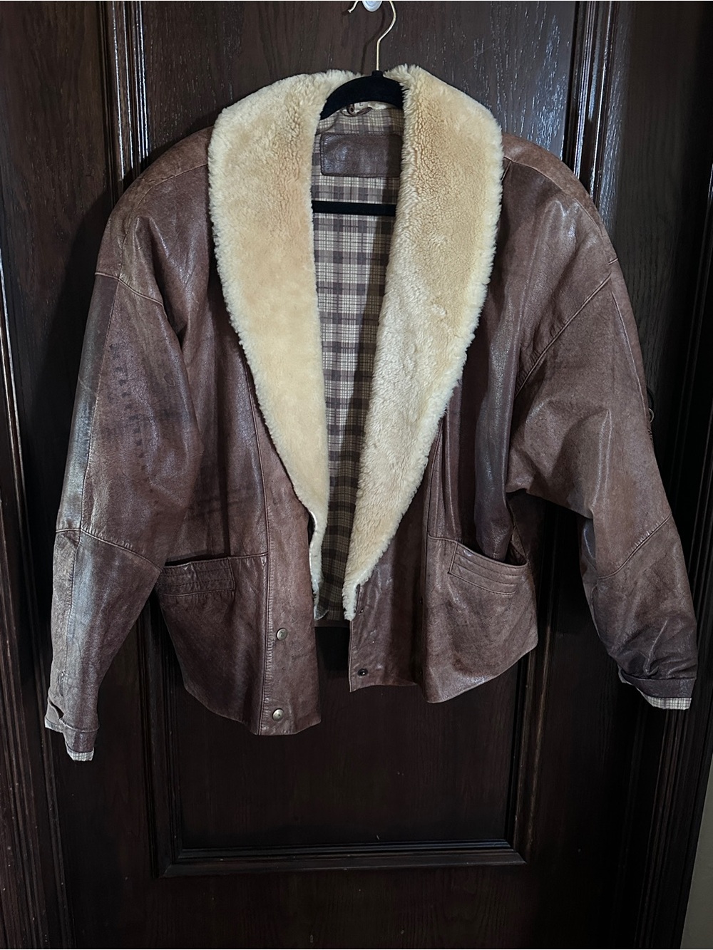 Vintage 80s-90s Men's Brown Leather Bomber Jacket with Cream Shearling Collar